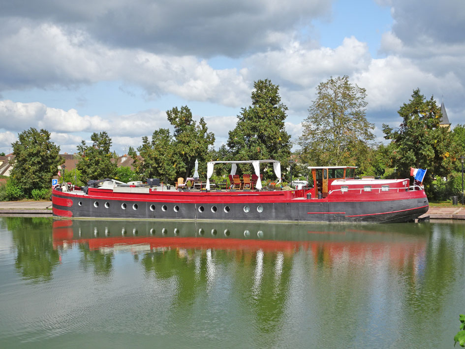 Spits Varend Woonschip 30.53 met UBC