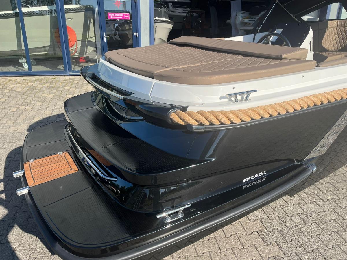 Oud Huijzer 650 Tender
