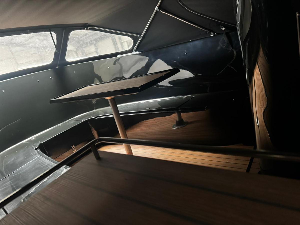 Primeur 710 Tender met Boegschroef