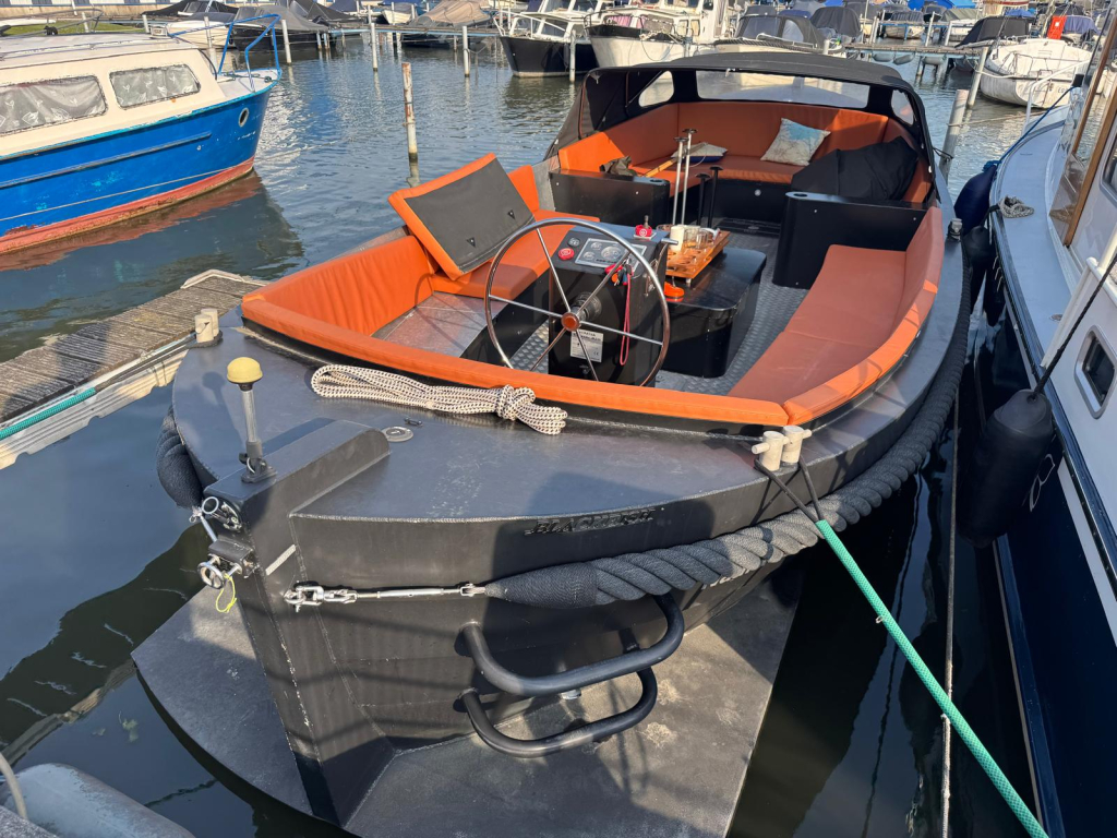 Blackfish 850 