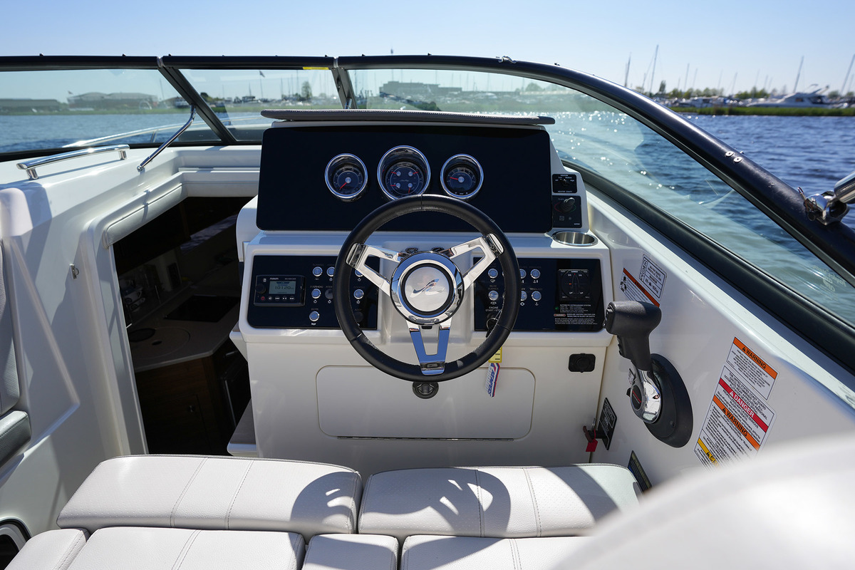 Sea Ray Sundancer 265