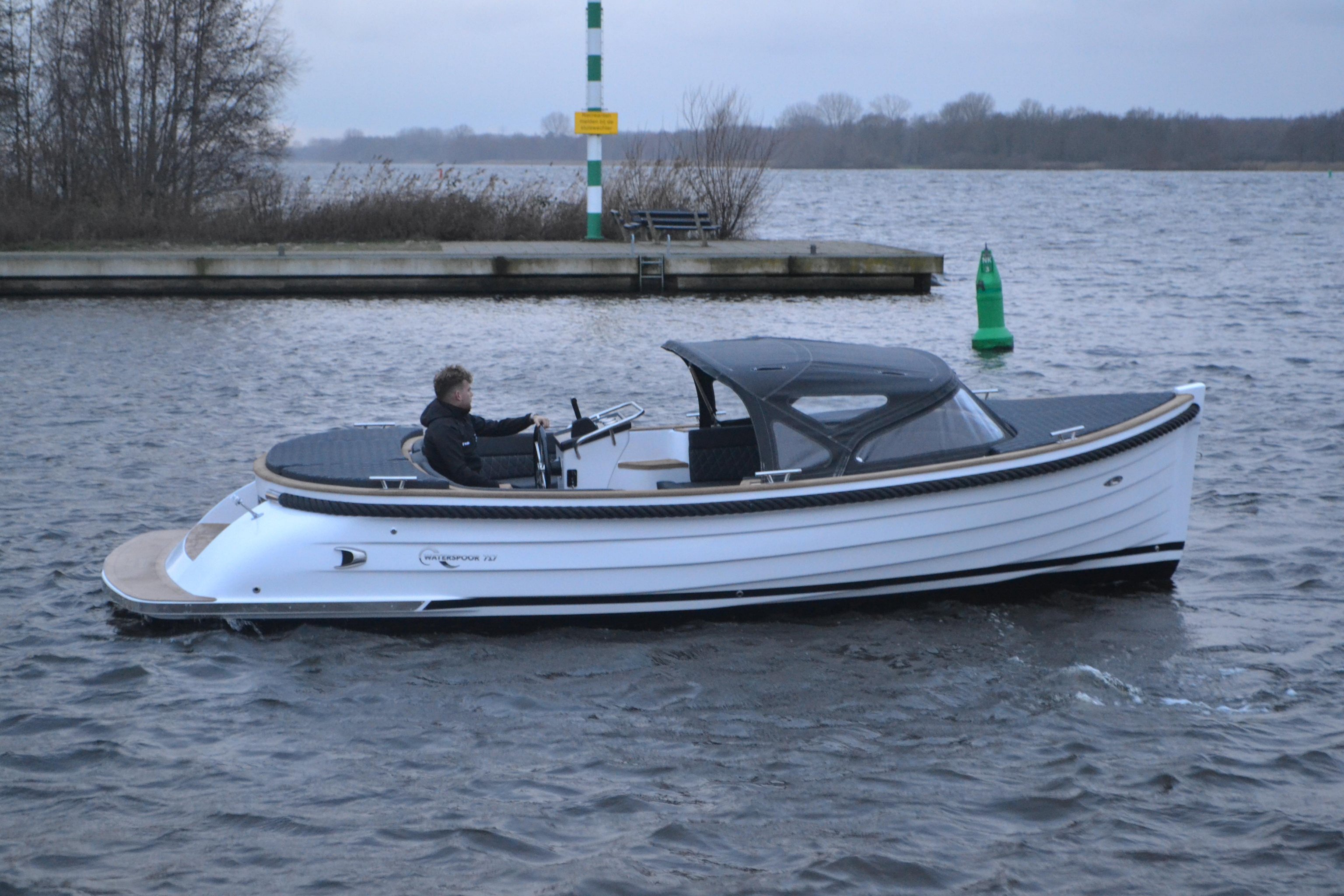 Waterspoor 717Outboard DE GROOTSTE SLOEPENSHOWROOM VAN NEDERLAND