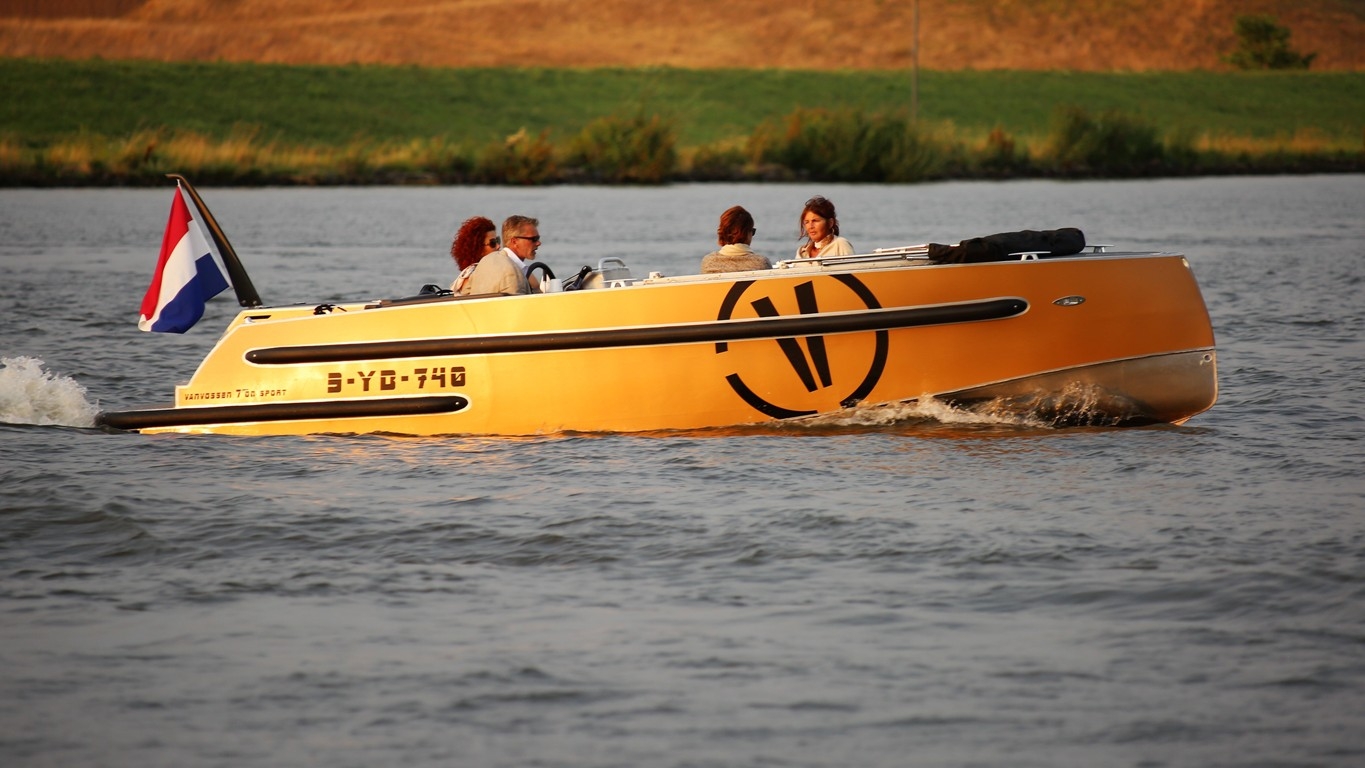 Van Vossen VanVossen Tender 700 (sport)