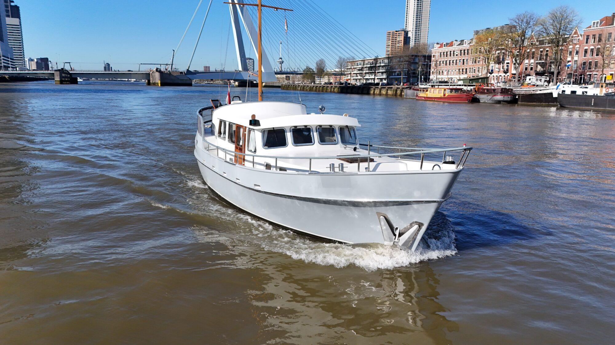 Pieter Beeldsnijder Pieter Beeldsnijder Rondspantkotter 12.85 AK