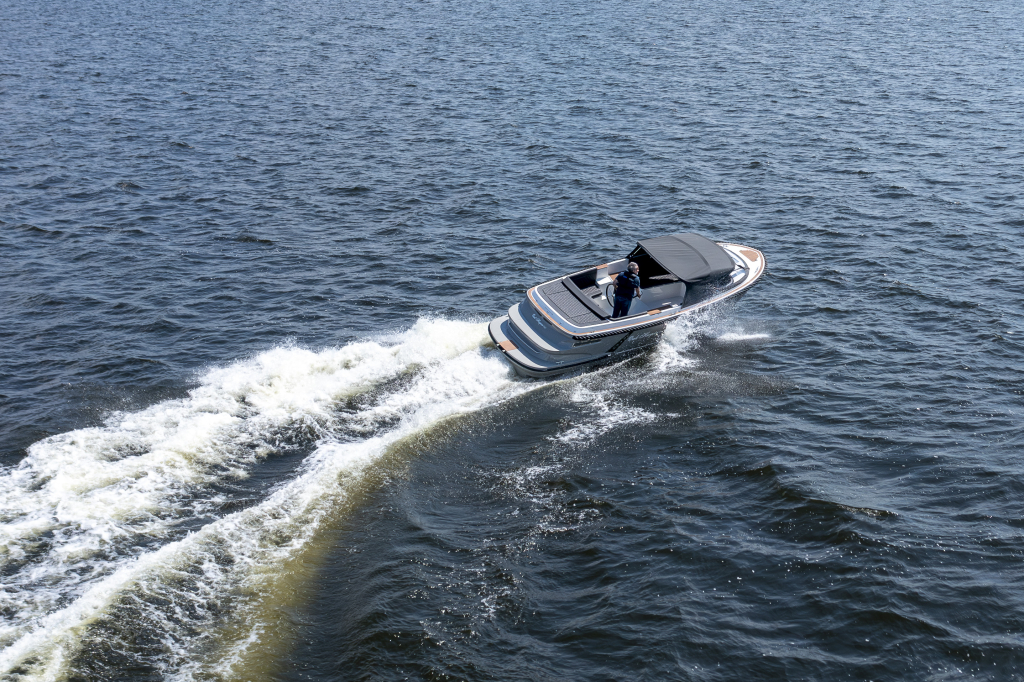 Oudhuijzer 740 Tender