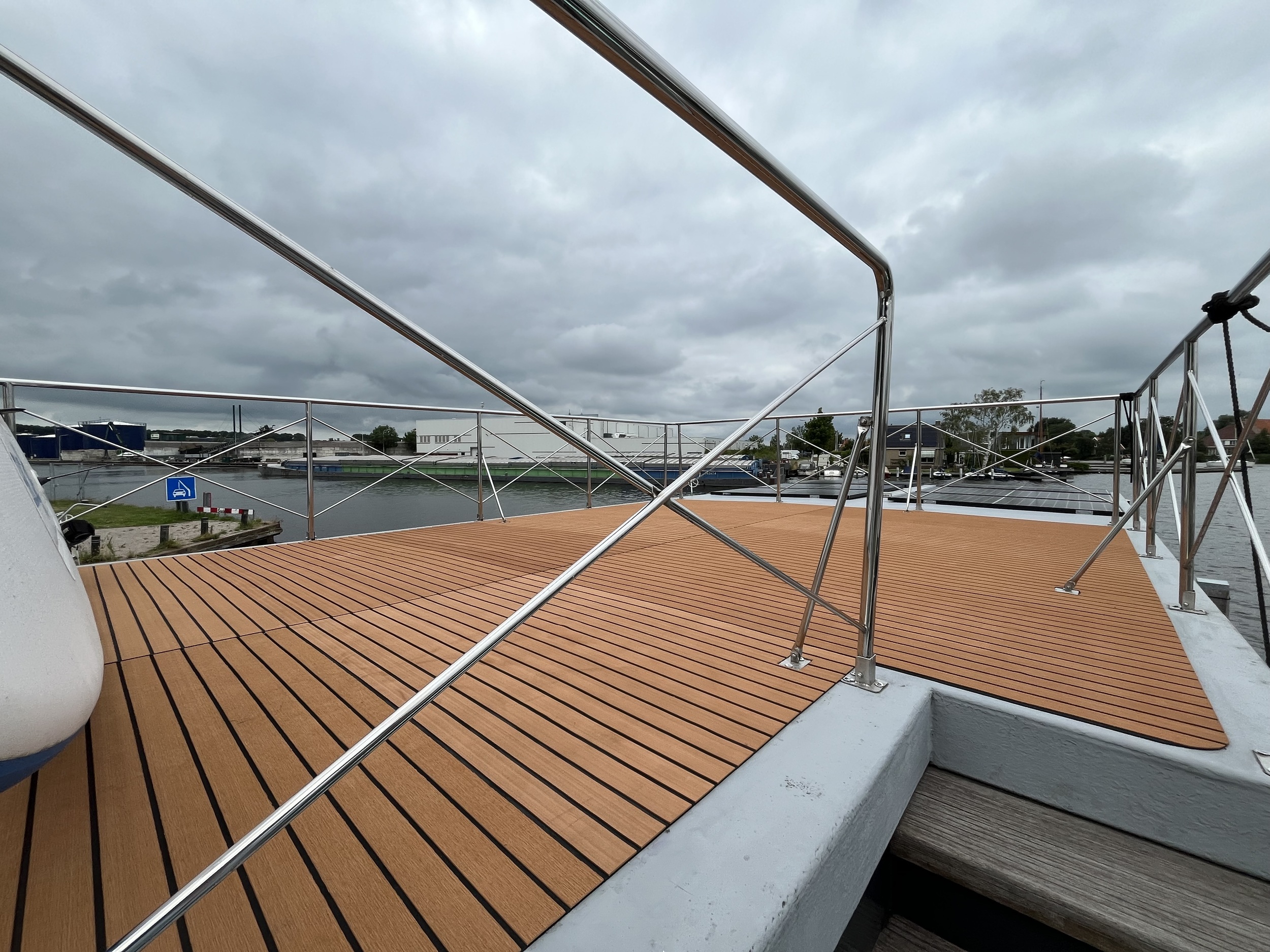 Campi 400 Houseboat (special 1 Sleepingroom))