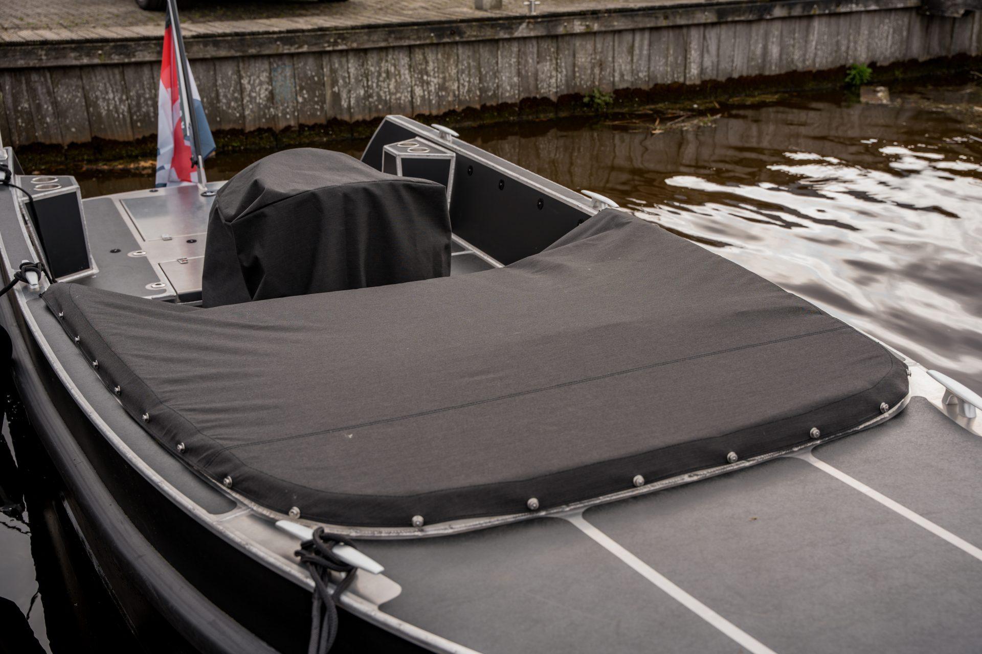 Van Vossen Plugin E tender 595 DE GROOTSTE SLOEPENSHOWROOM VAN NEDERLAND