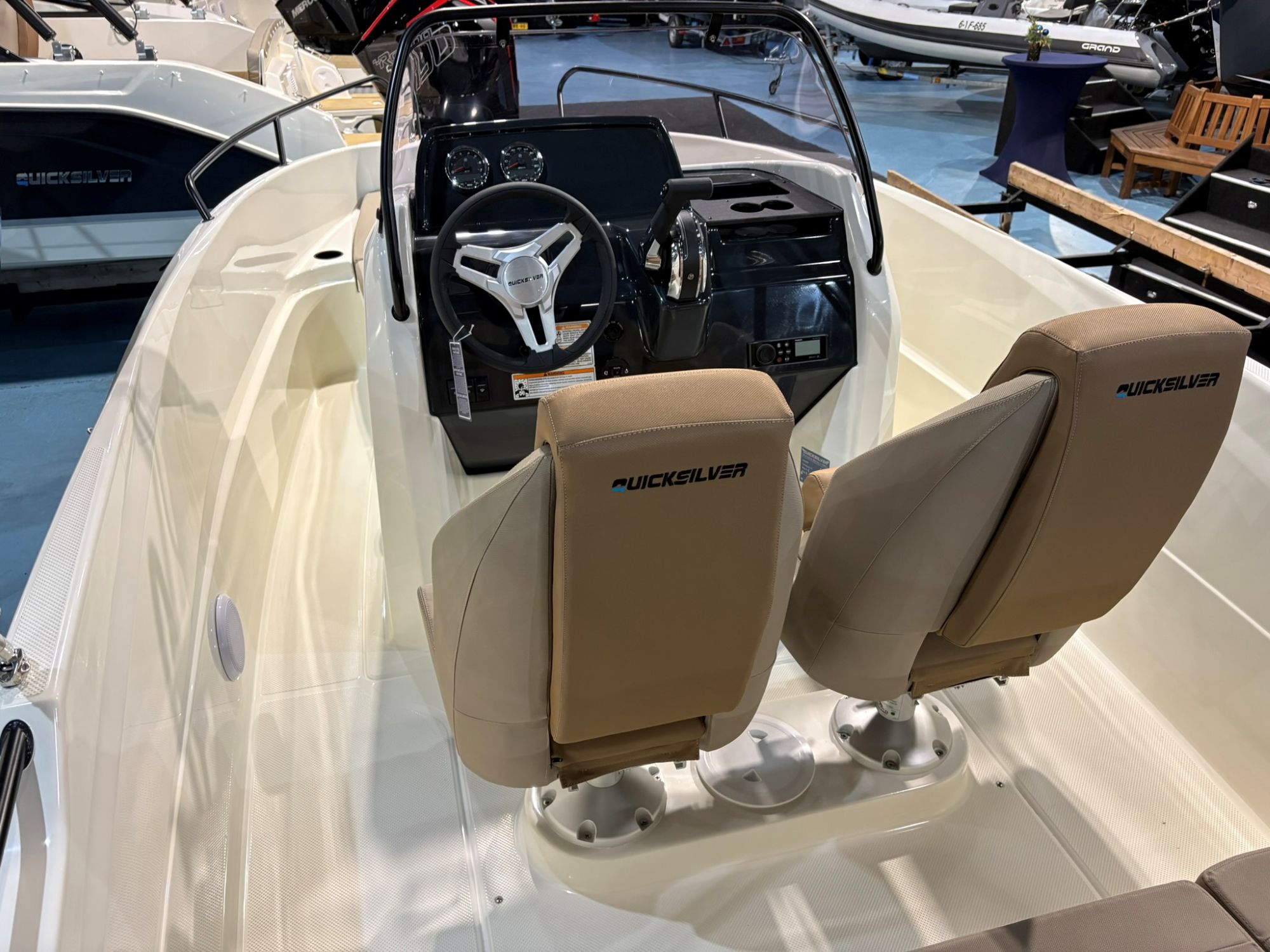 Quicksilver 555 Activ Open met Mercury 115 pk - Komt binnen!