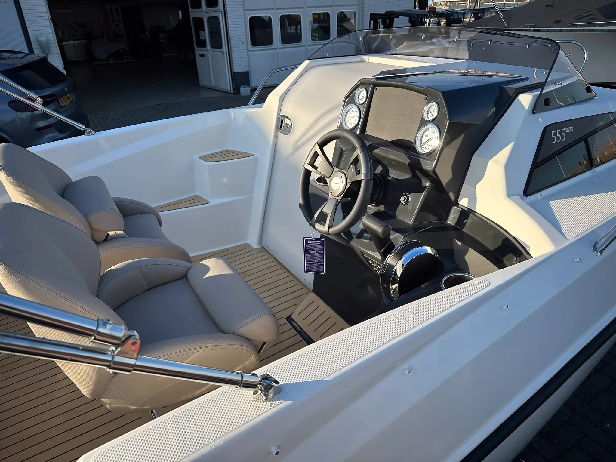 Quicksilver 555 Cabin