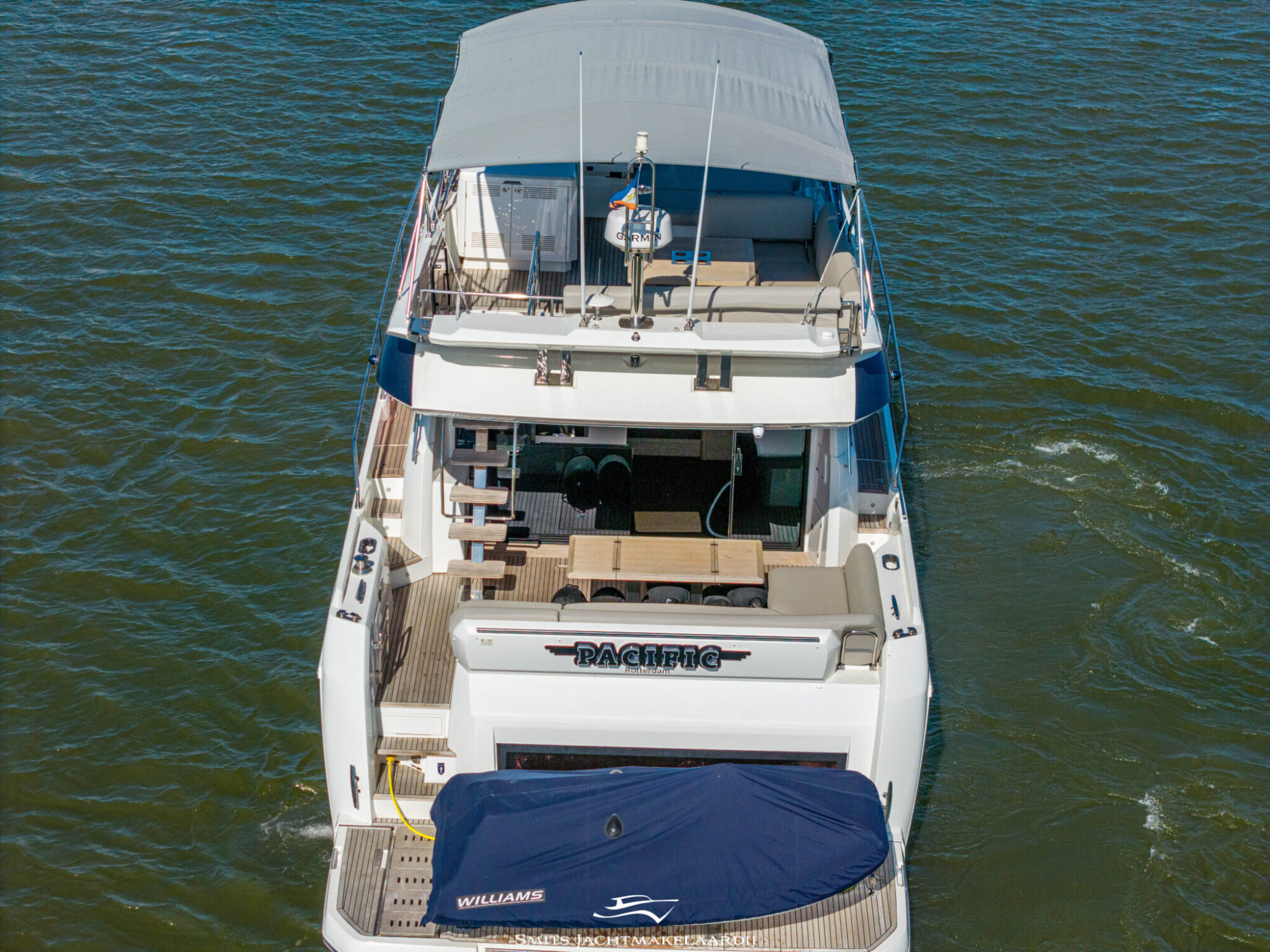 Prestige 590 Flybridge
