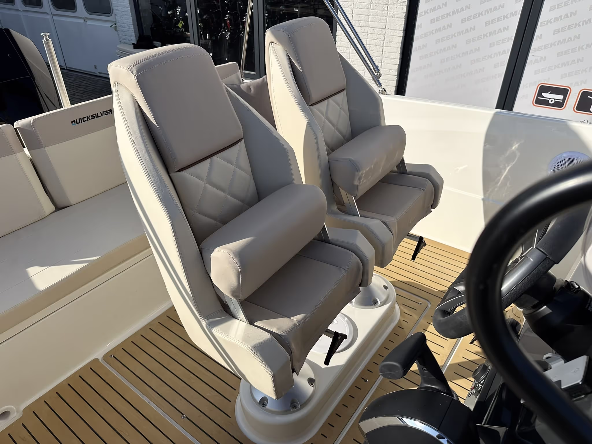 Quicksilver 705 Open