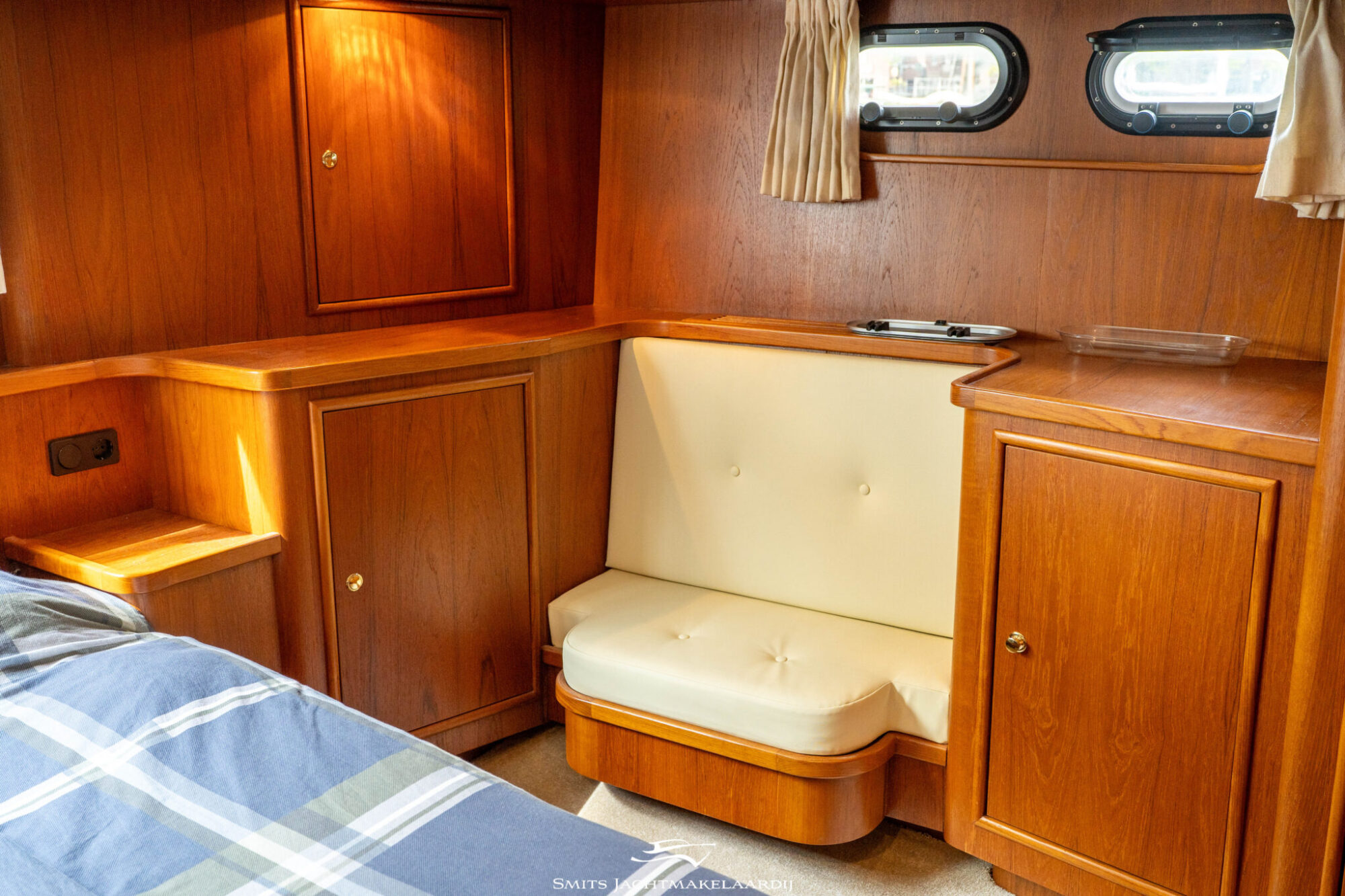 Van den Hoven Allure 155 Cabrio
