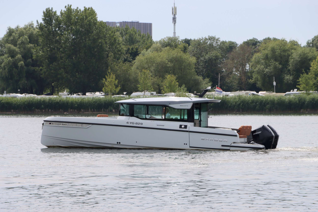 Saxdor Yachts 320 GTC