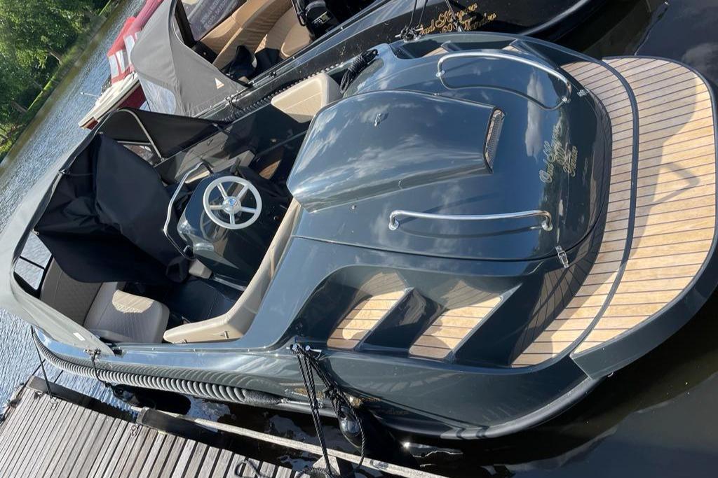 Oud Huijzer 600 Tender