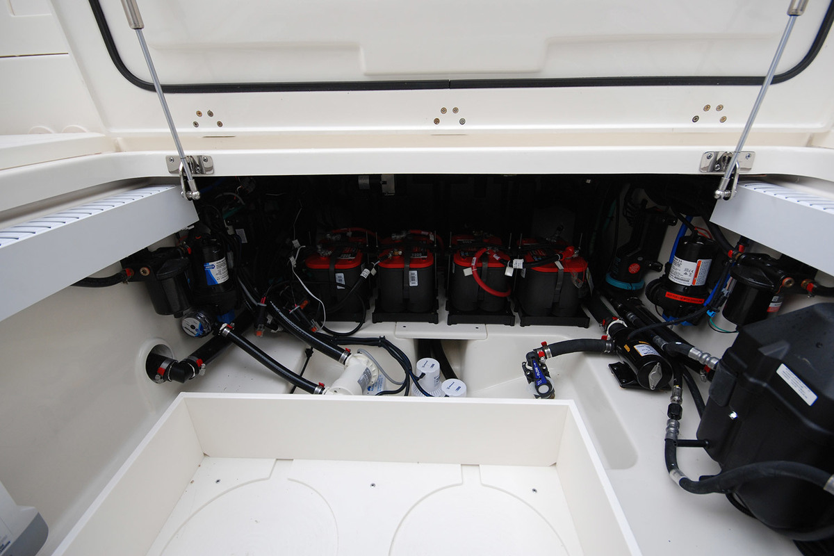 Boston Whaler 330 Outrage