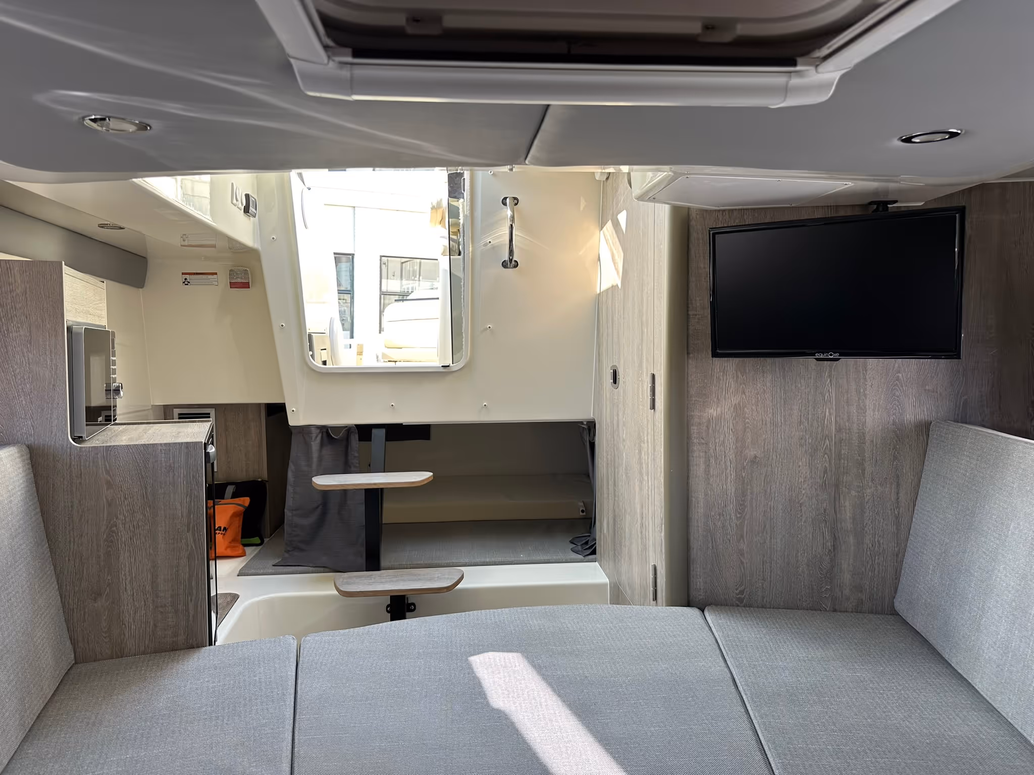 Quicksilver 875 Sundeck