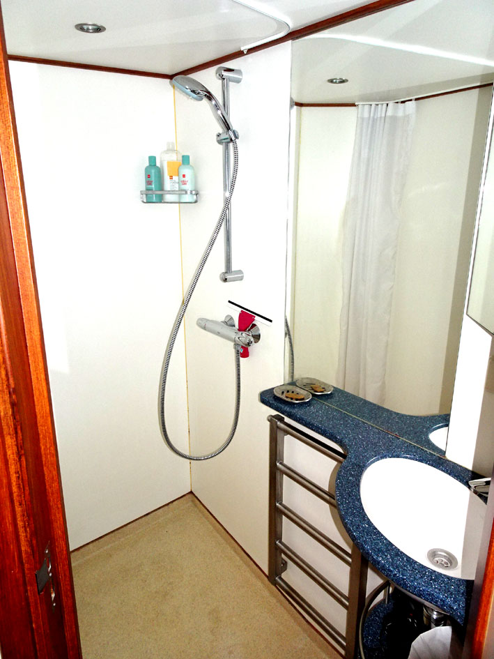 Luxe Motor Cruise 19.75