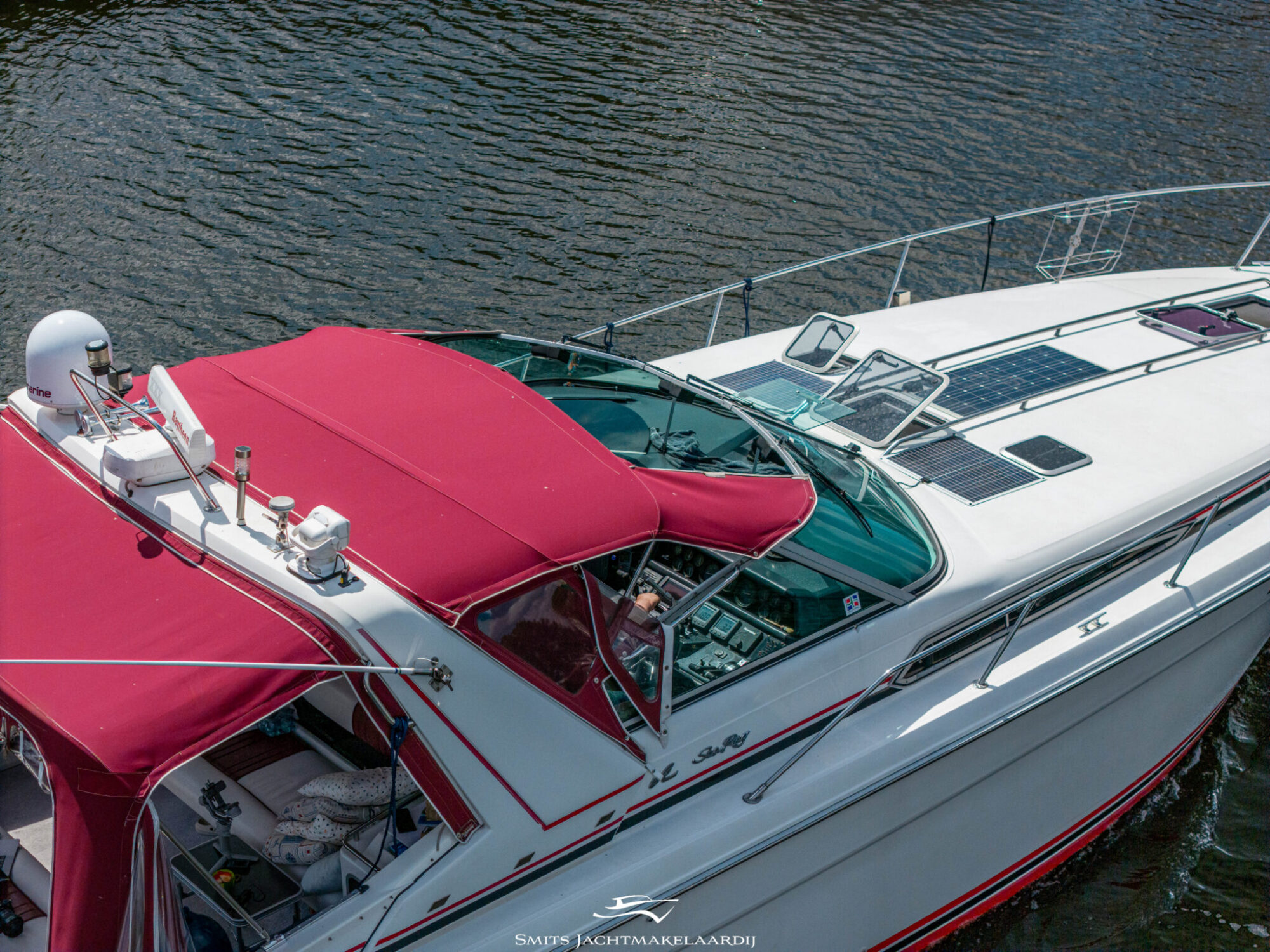 Sea Ray 370 Express Cruiser
