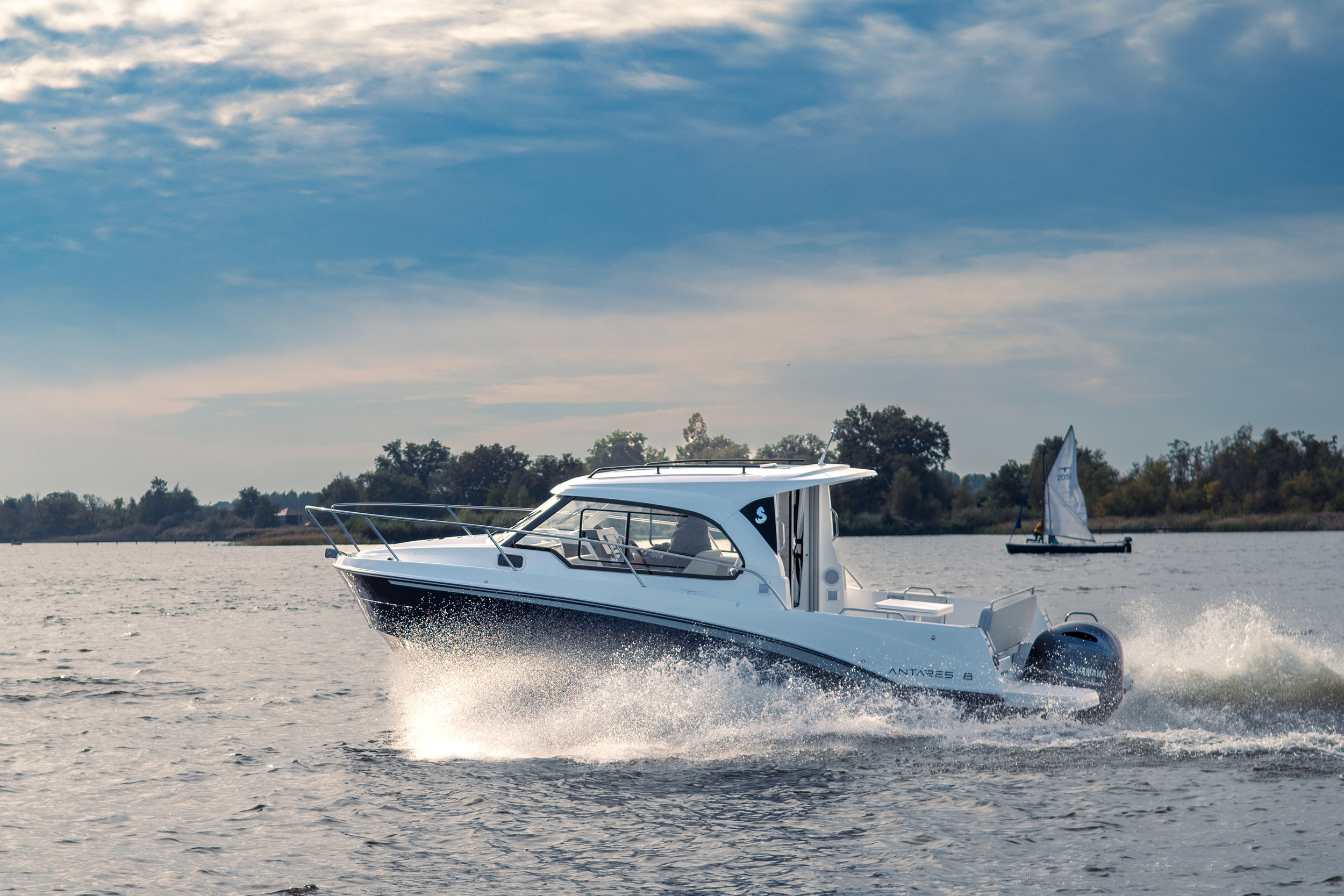 Beneteau Antares 8