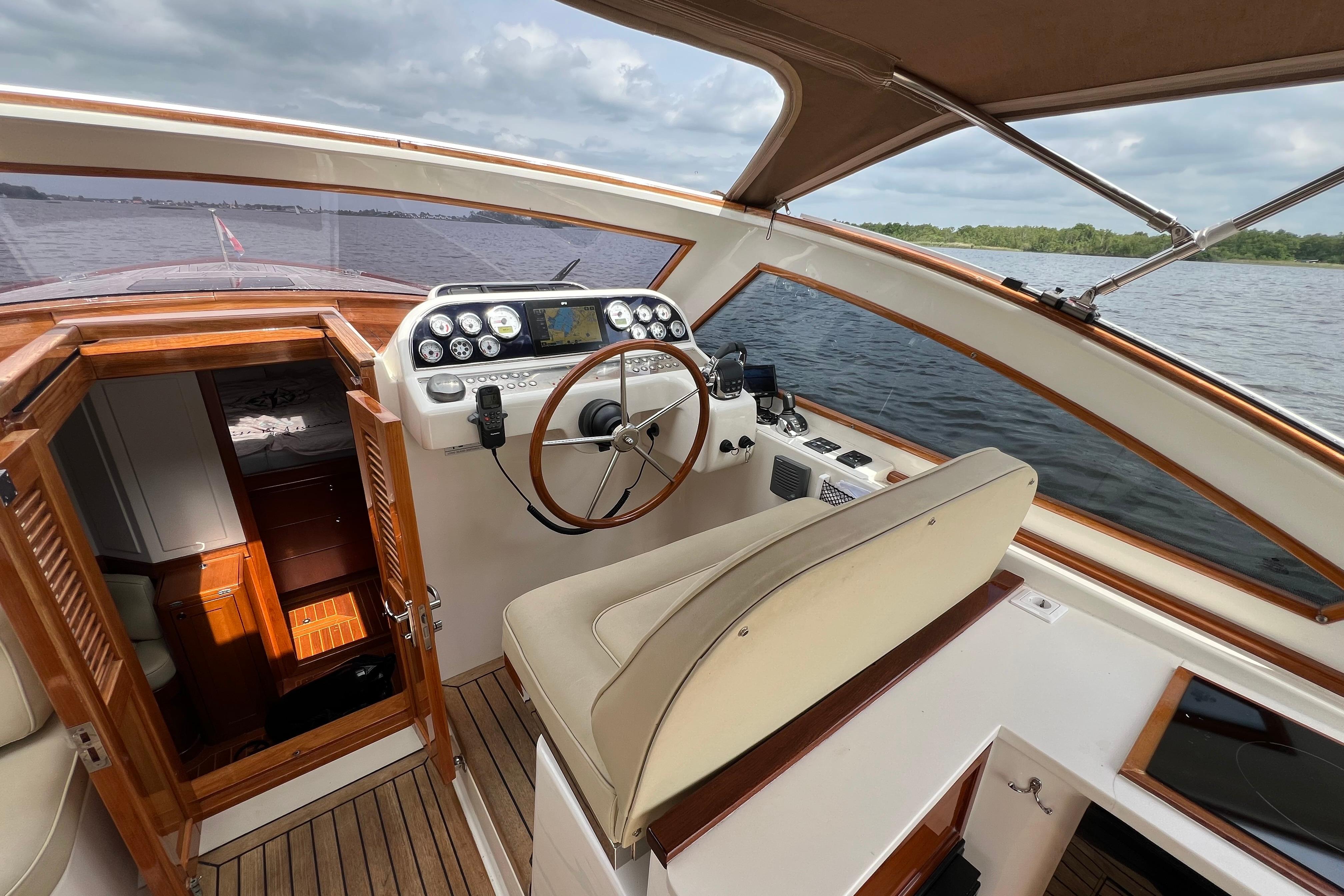 Long Island 40 Runabout