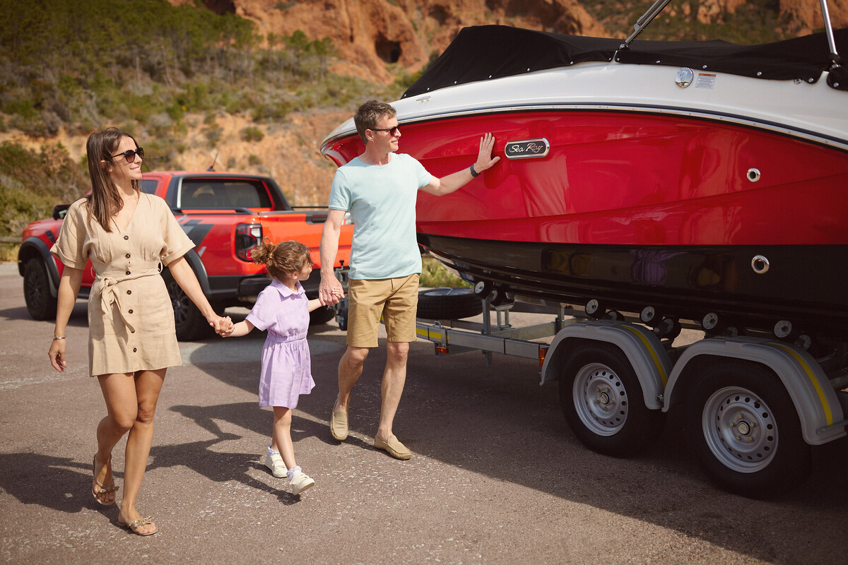 Sea Ray SPX 210 Outboard