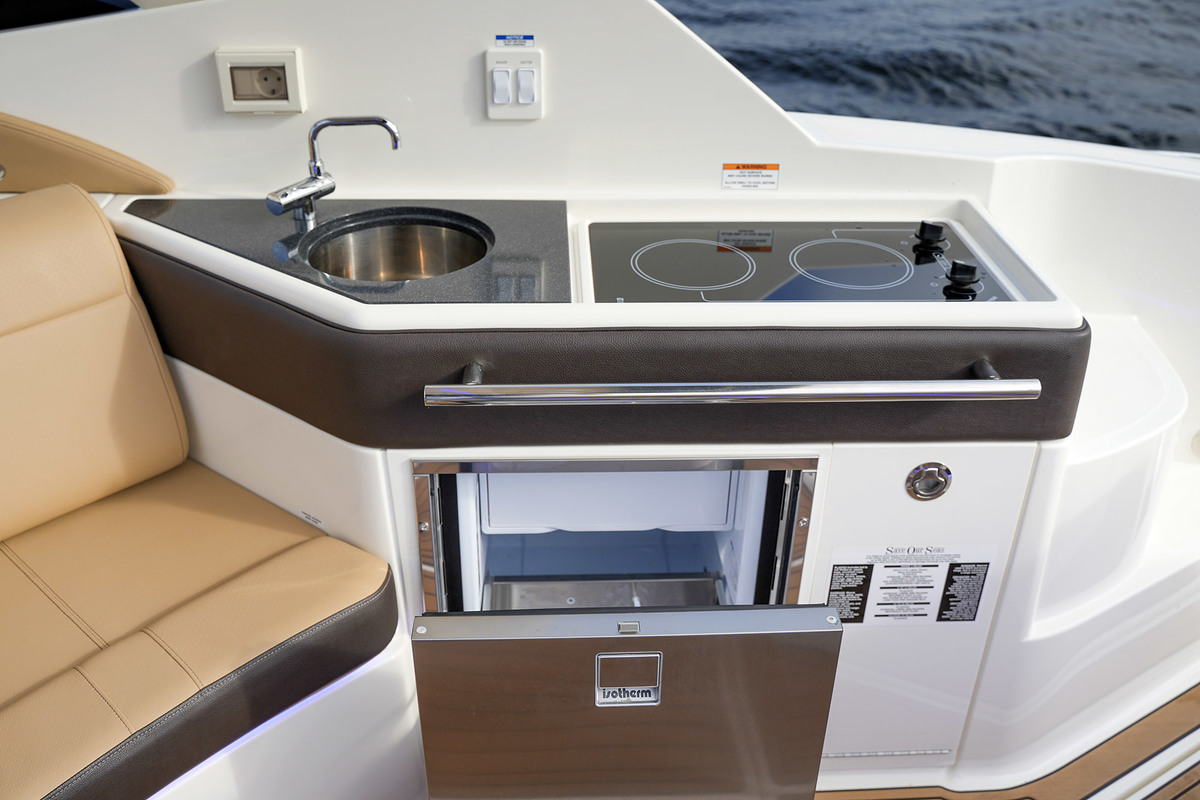 Sea Ray Sundancer 320