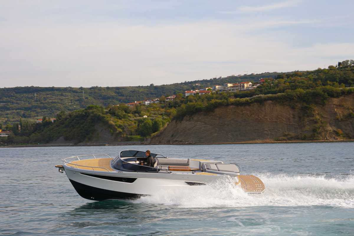 Alfastreet Marine 28 Cabin - Inboard Series