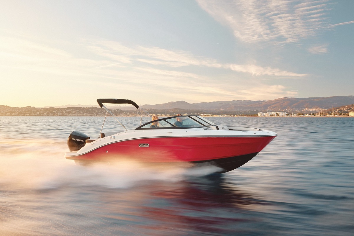 Sea Ray SPX 210 Outboard hoofdfoto: 1