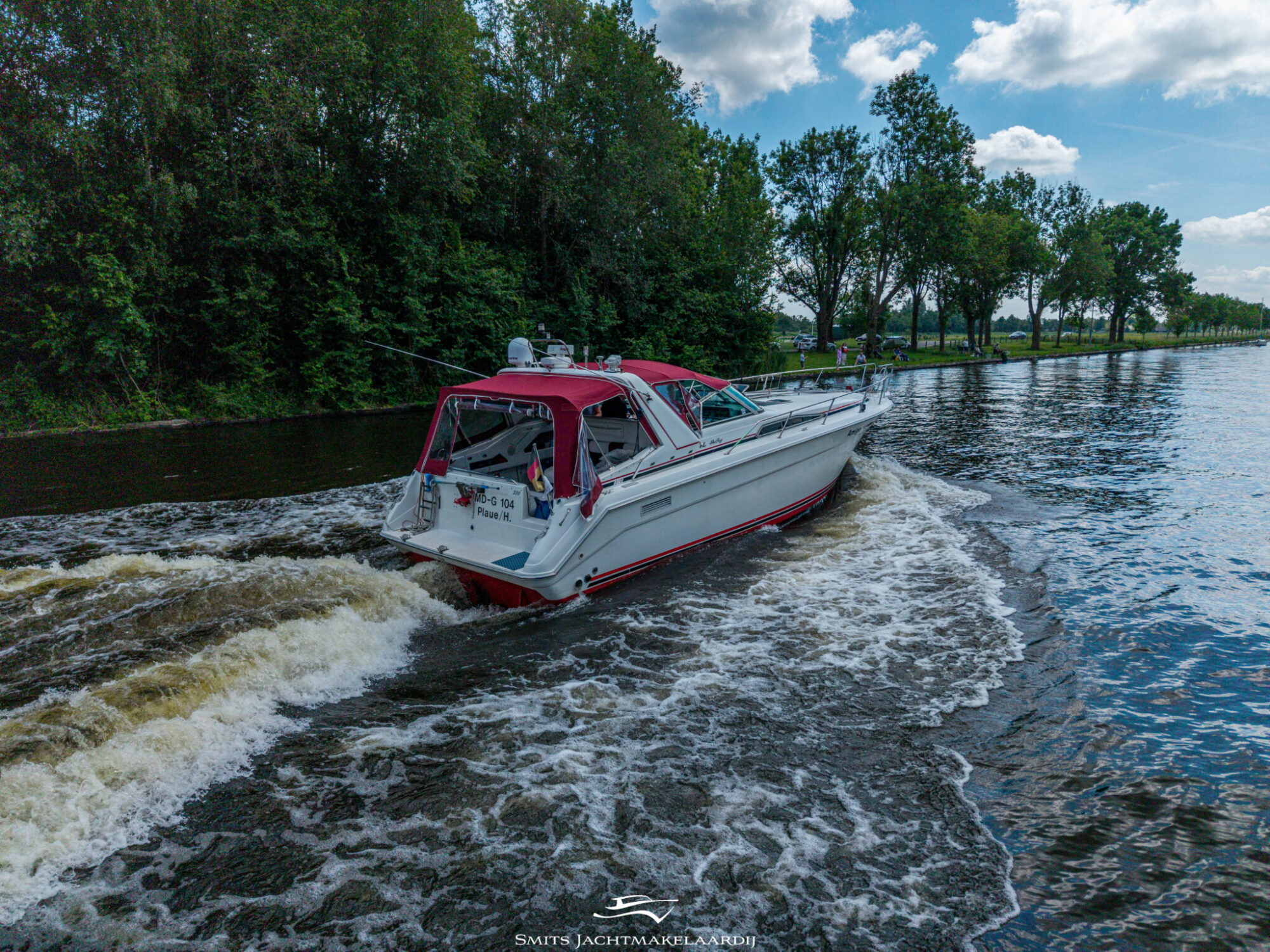 Sea Ray 370 Express Cruiser