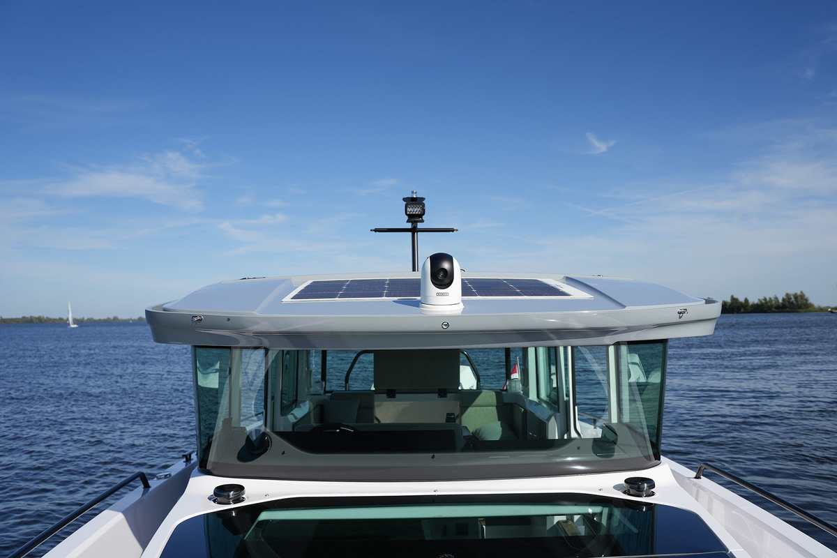 Axopar 37 XC Cross Cabin Mediterrana Edition