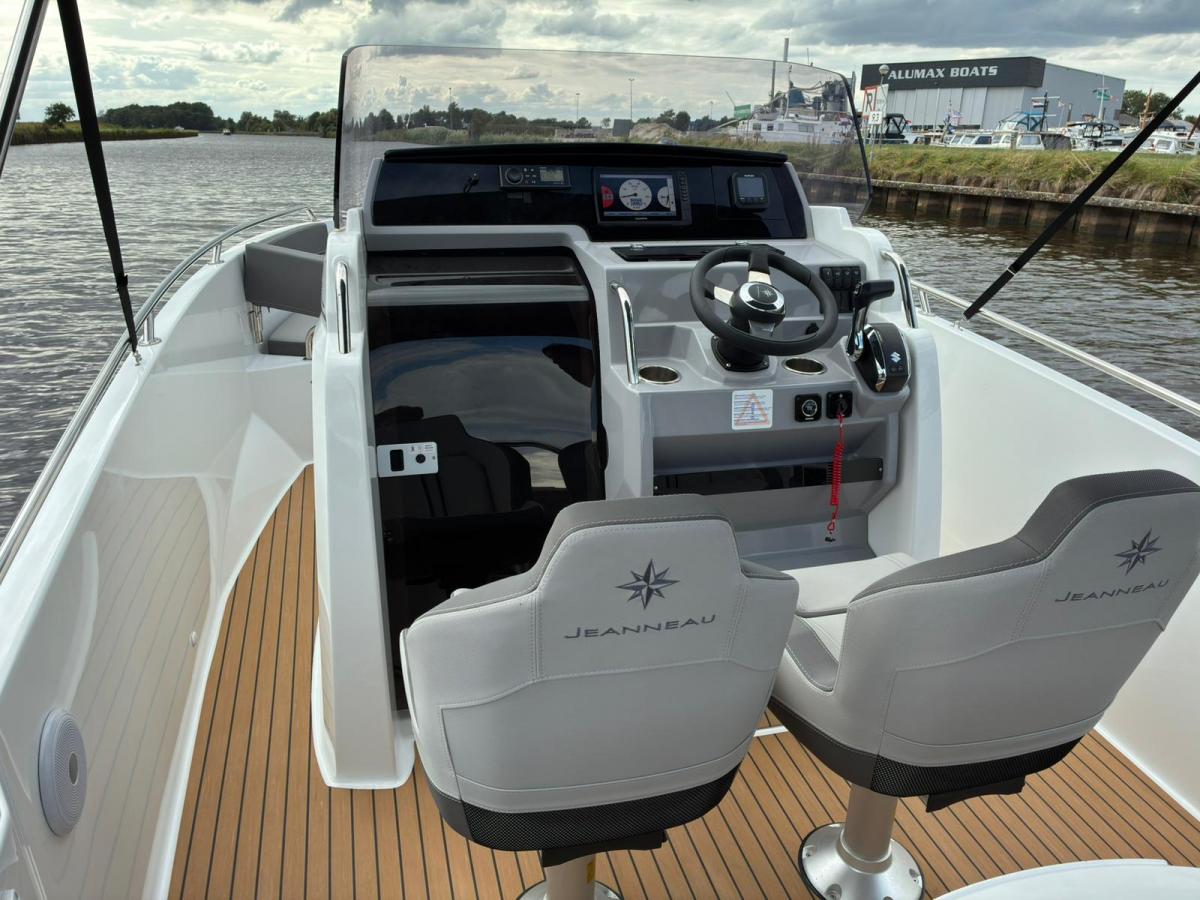 Jeanneau Cap Camarat 7.5 CC Serie 3