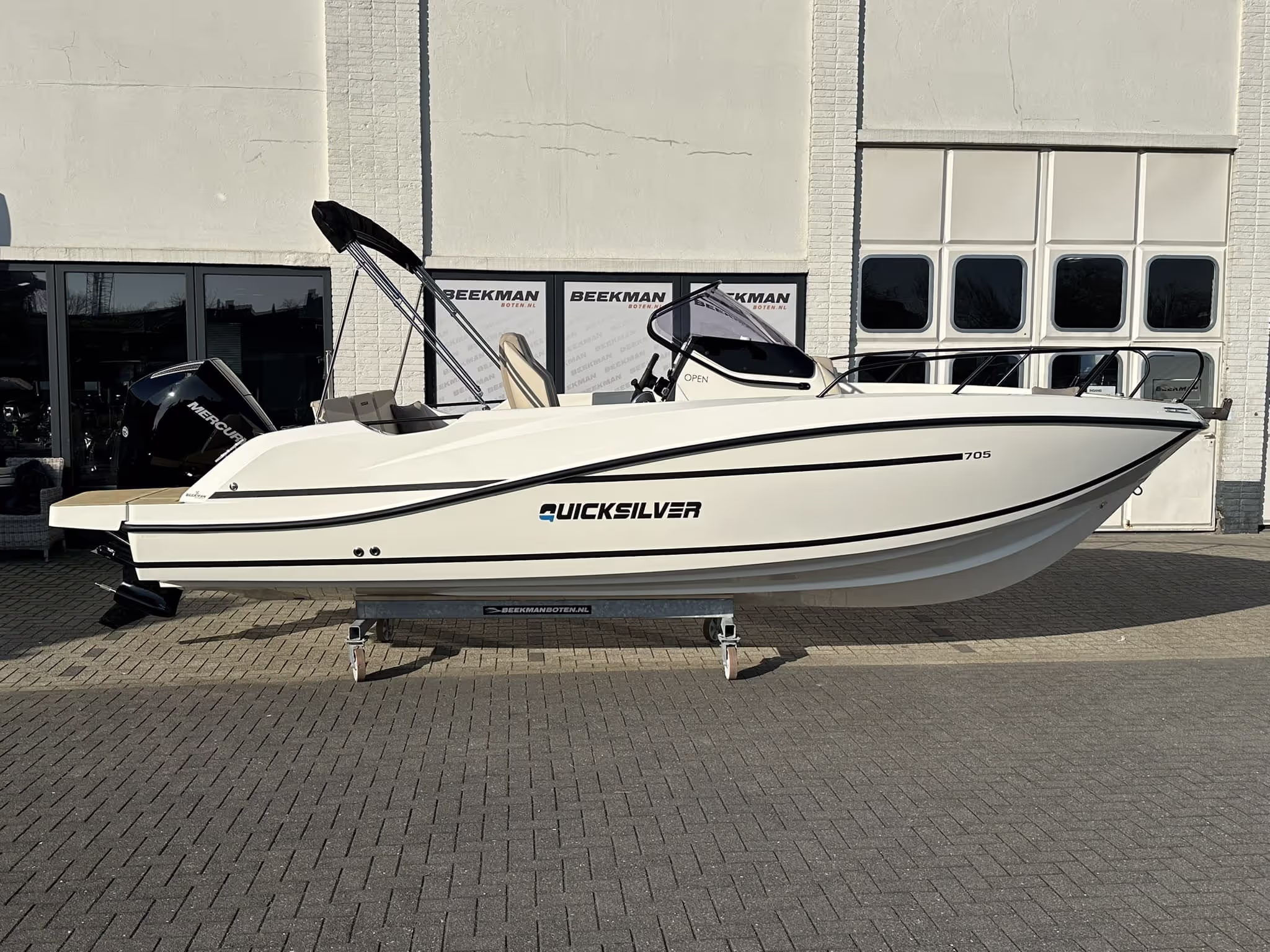 Quicksilver 705 Open