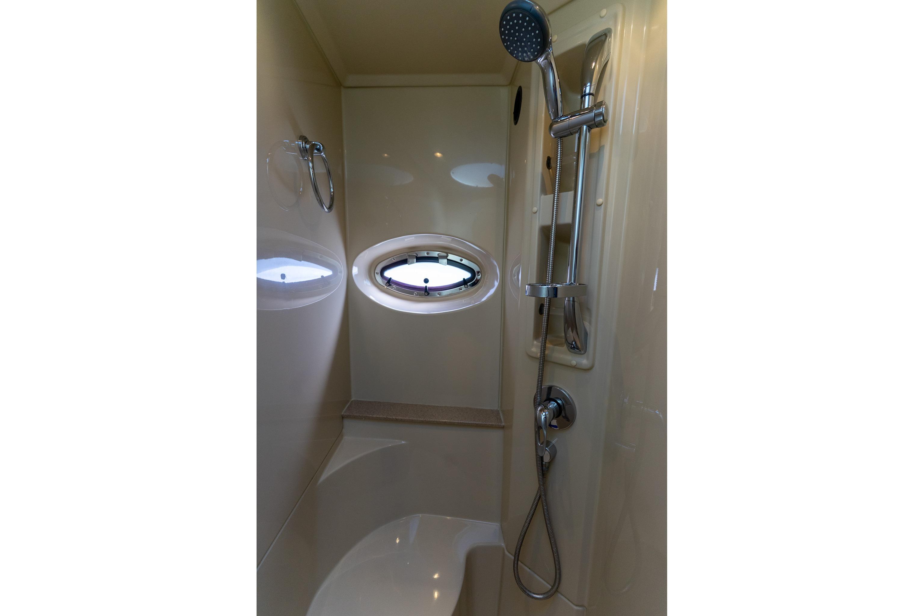 Cruisers Yachts 415 Express Motoryacht