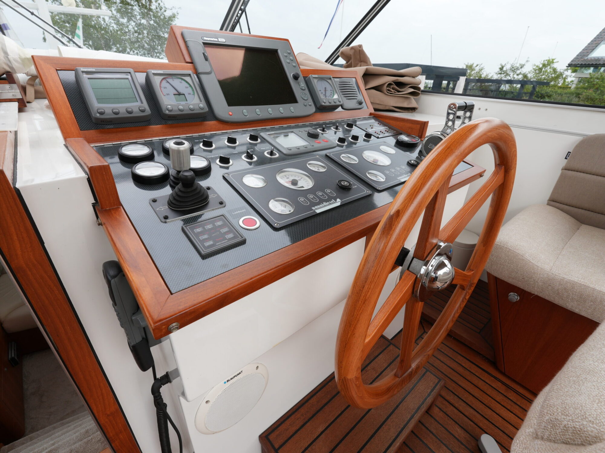 Van Vossen Parade 12.70 AK Exclusive