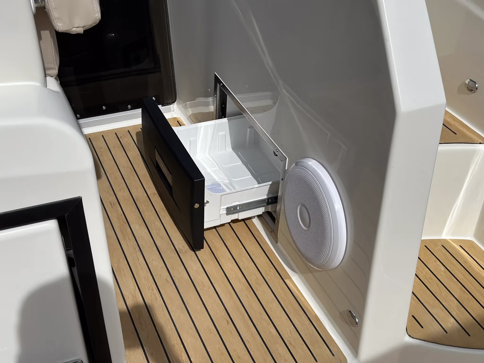 Quicksilver 875 Sundeck