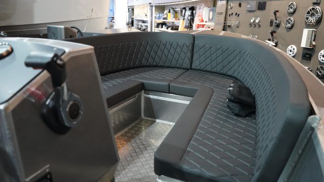 Van Vossen 600 Tender & ZONDAGS GEOPEND