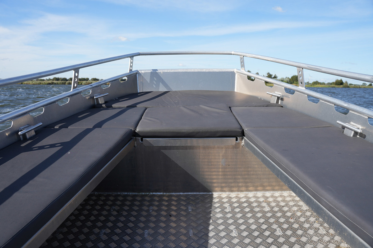 Dock Steel 650