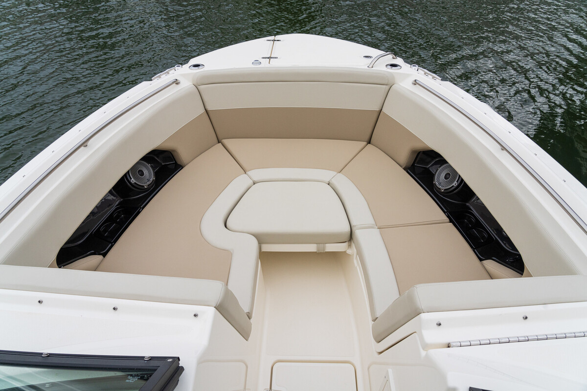 Boston Whaler 240 Vantage