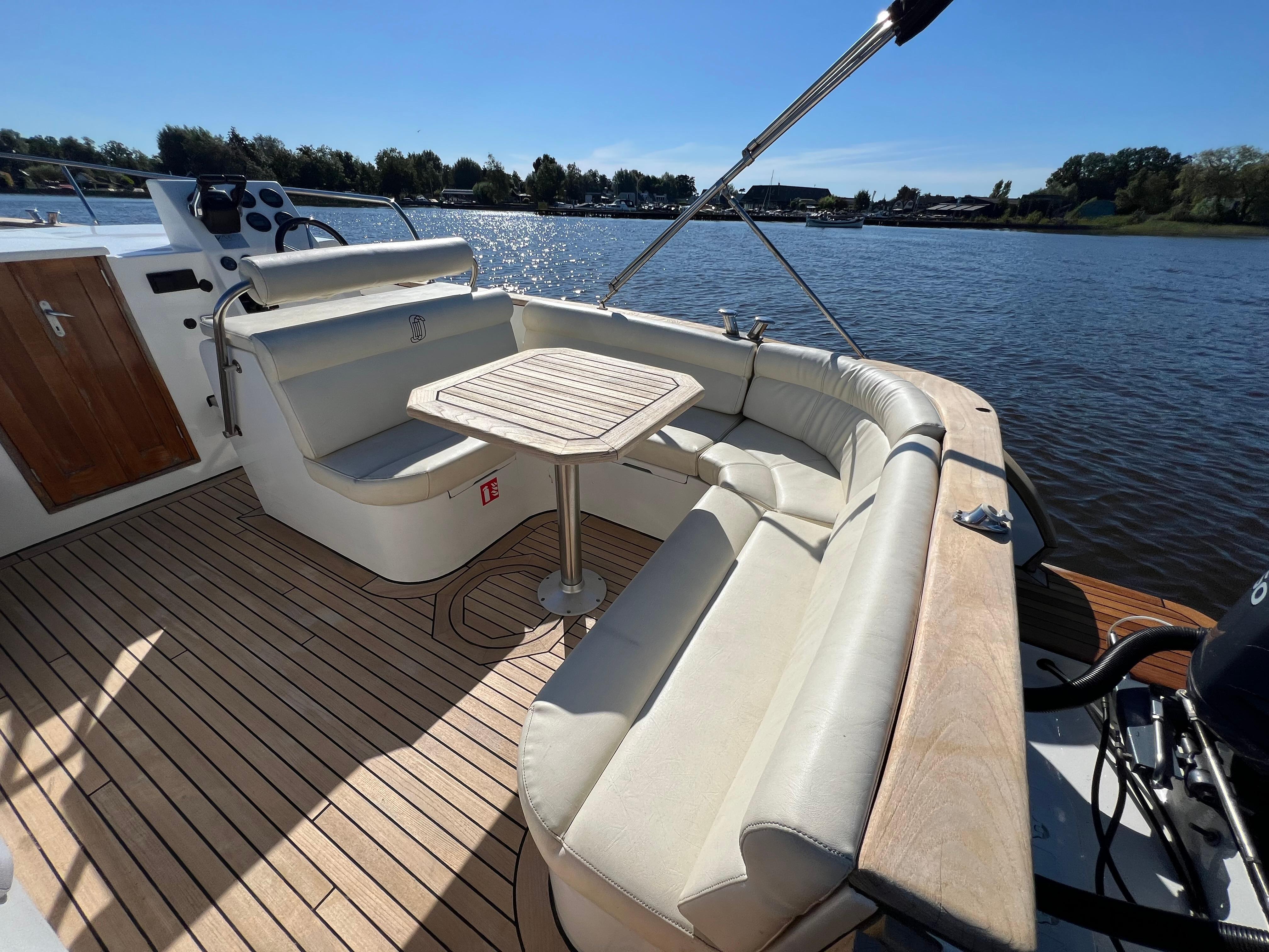 Center Console Blackfish Crossover 900