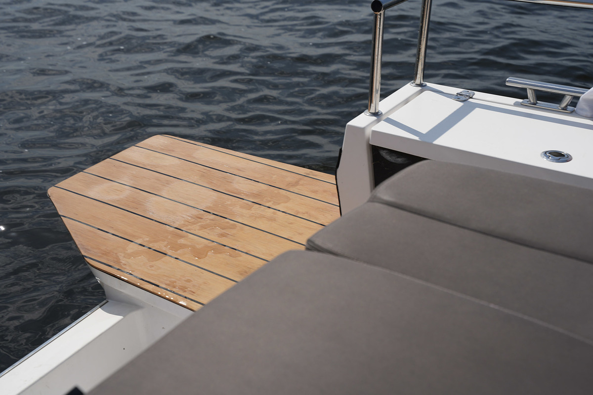 Axopar 28 Cabin