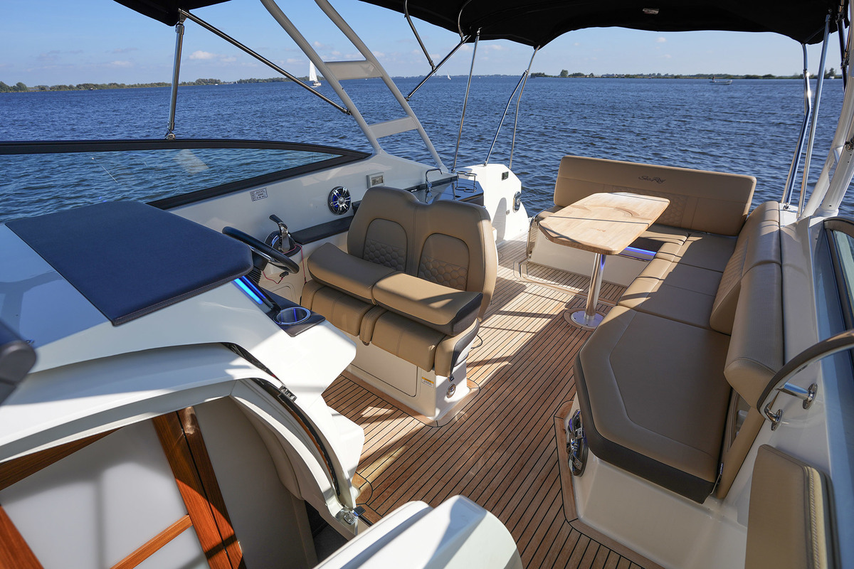 Sea Ray Sundancer 290