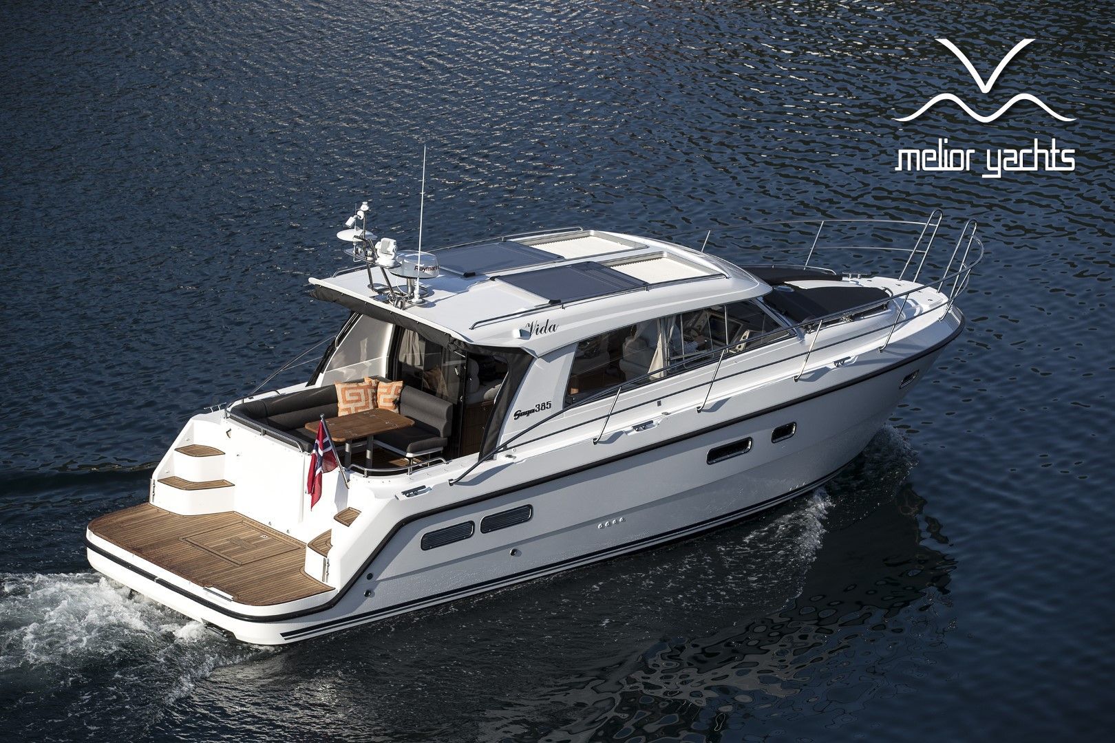 Saga 385 - Edition Walnut Interior