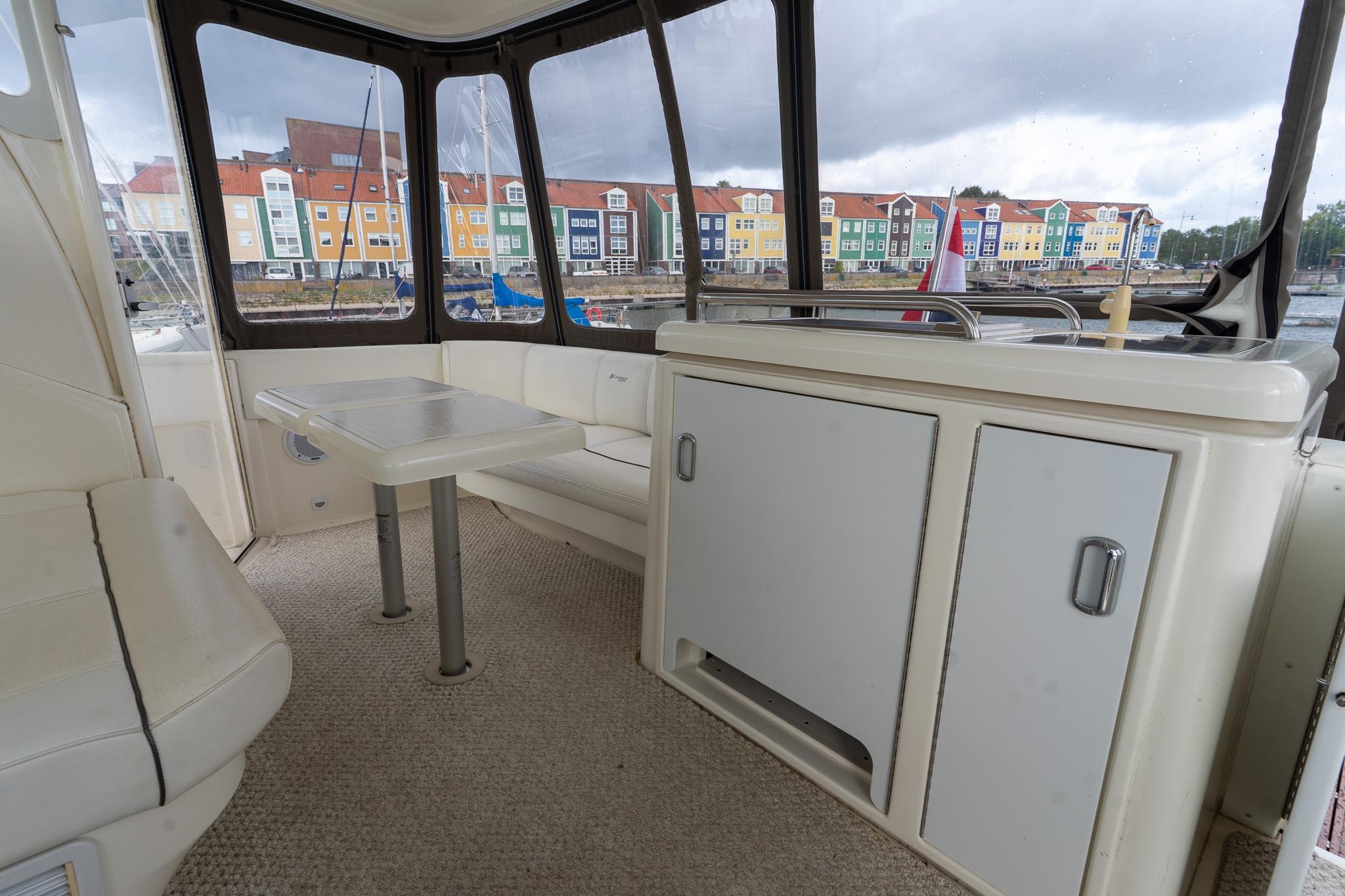 Cruisers Yachts 415 Express Motoryacht