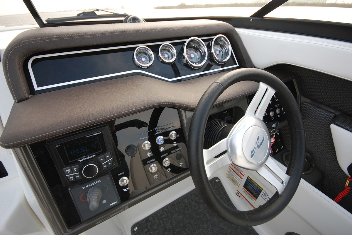Sea Ray Sun Sport 250