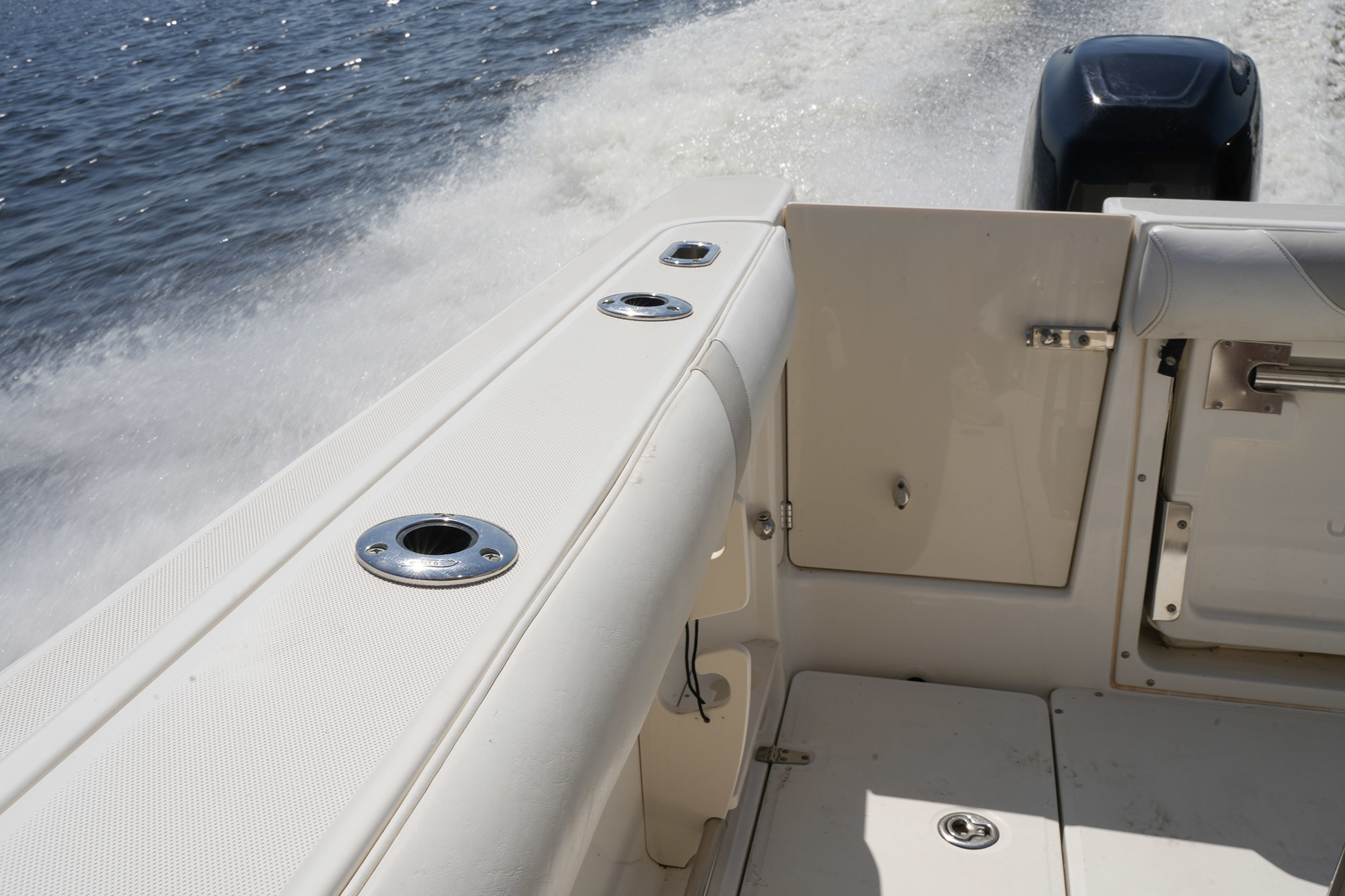 Boston Whaler 270 Outrage