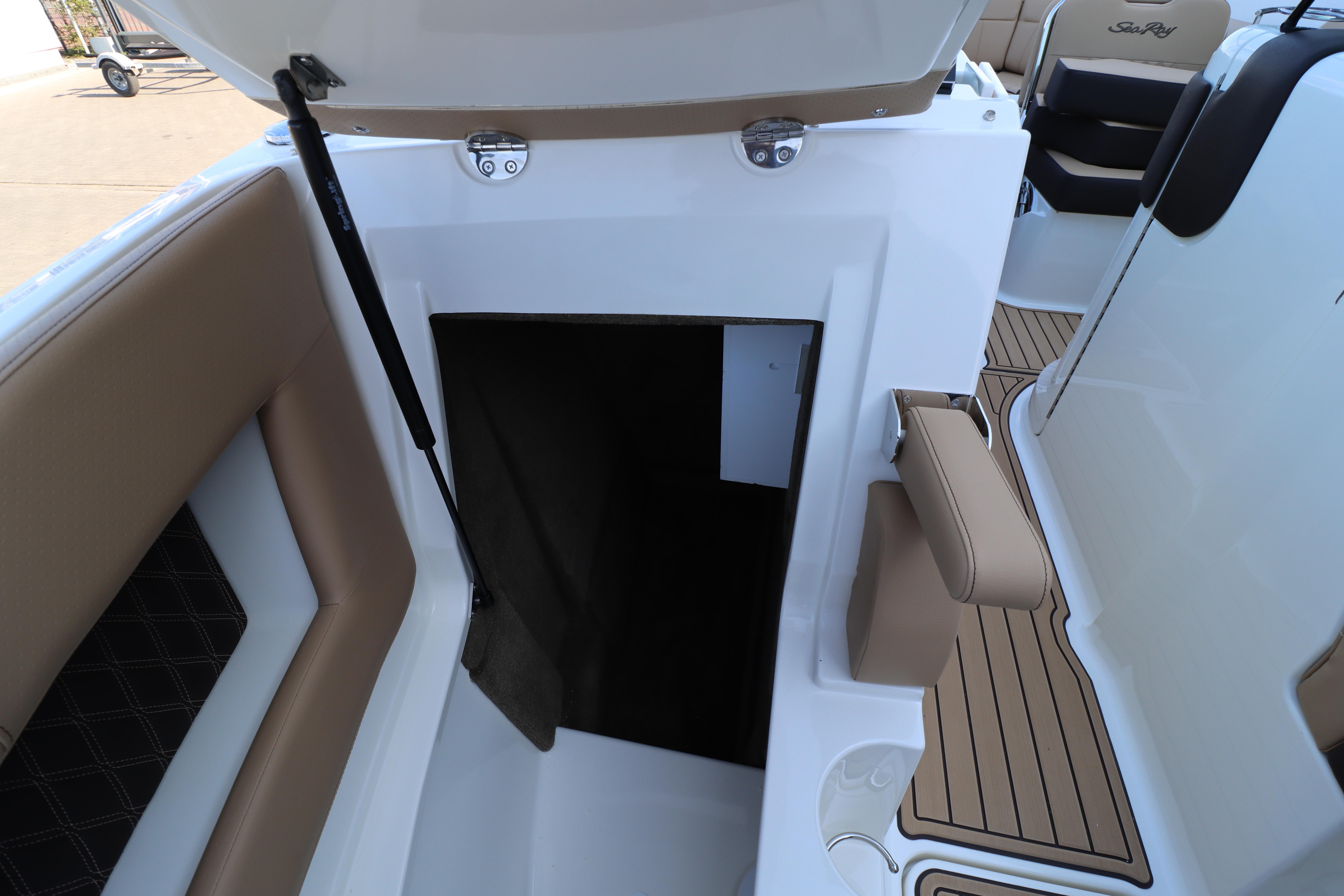 Sea Ray SLX 250