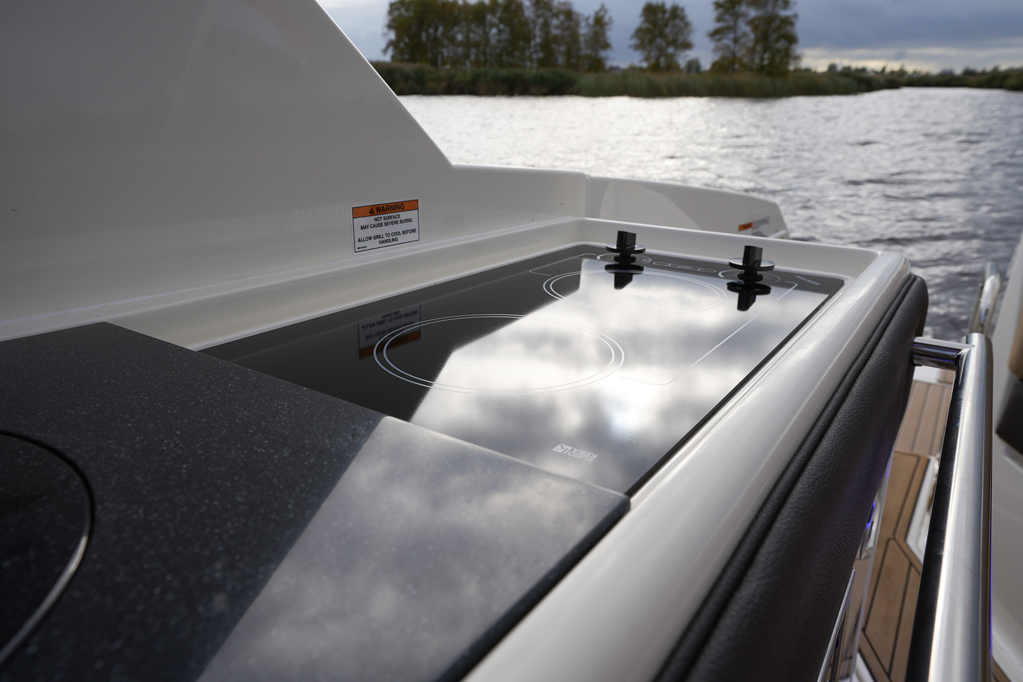 Sea Ray Sundancer 320