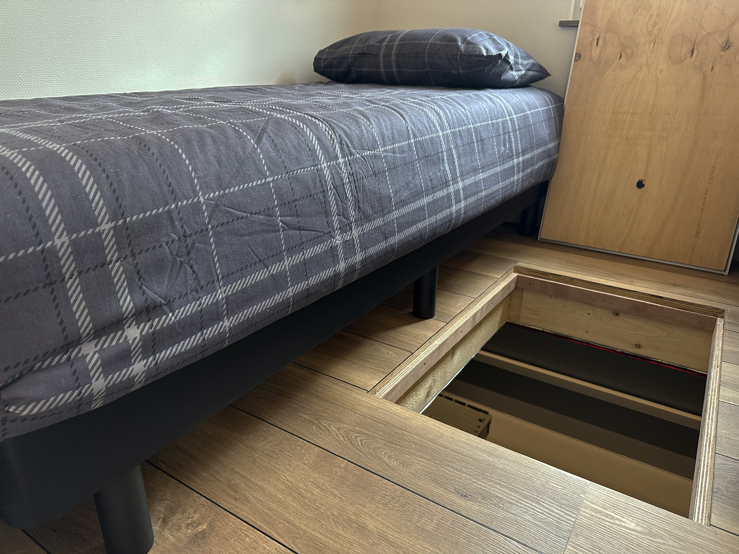 HOMESHIP VaarChalet In Amsterdam 1250D Luxe Houseboat