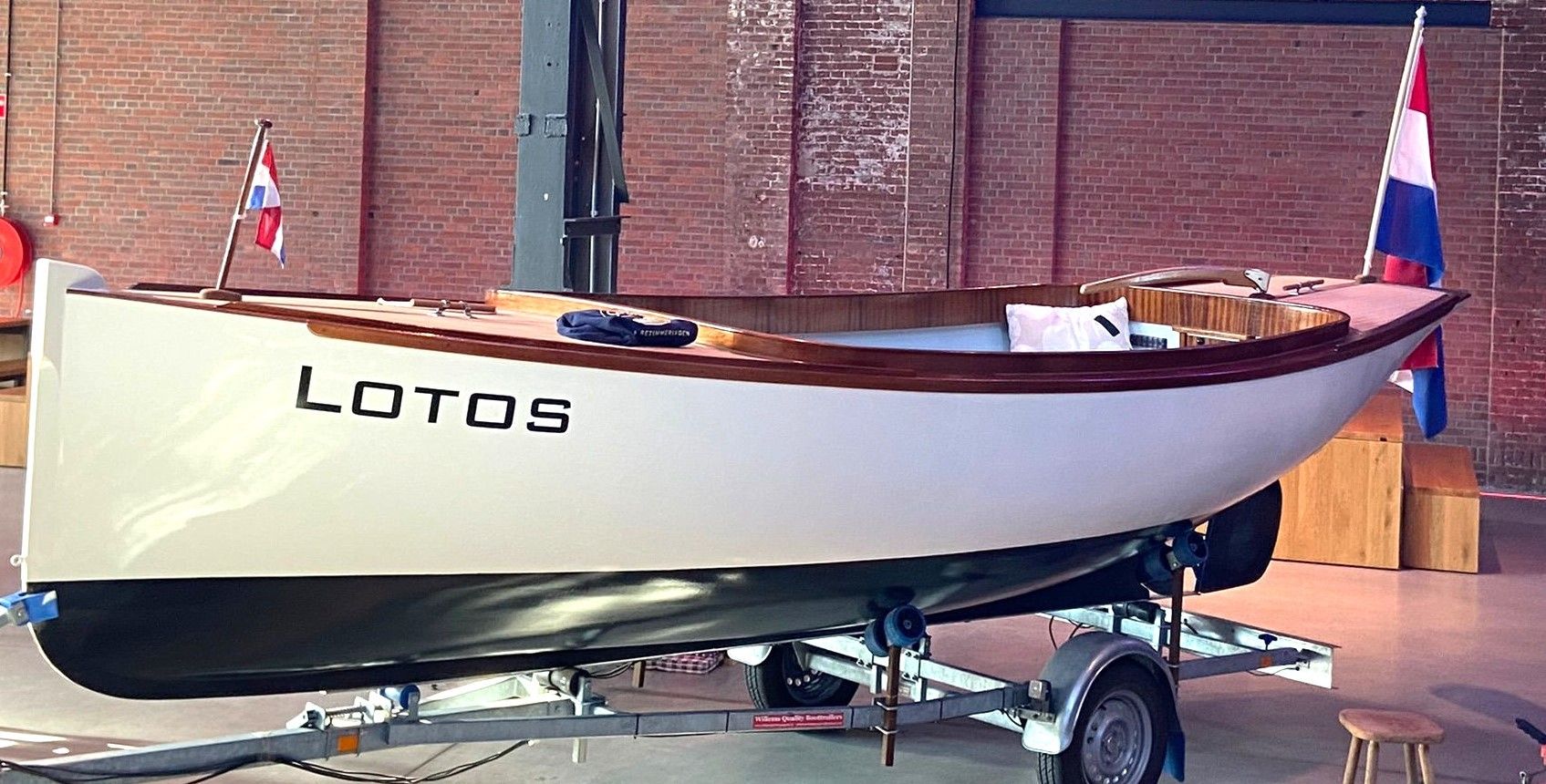 Sloep Elektrisch Varend 6-8 Personen