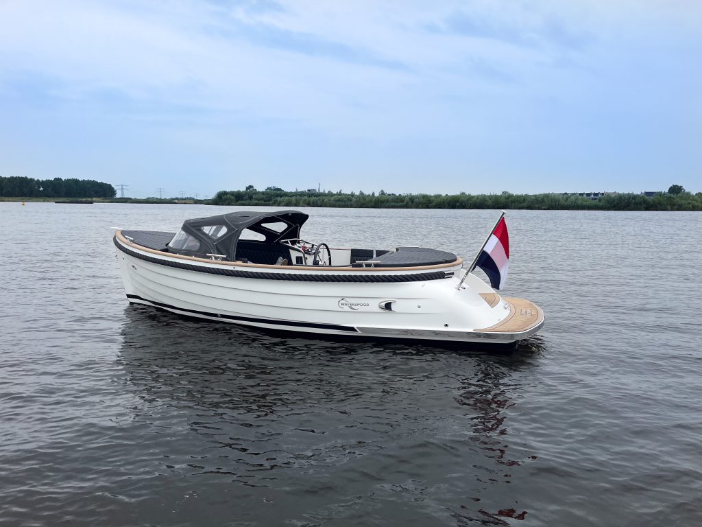 Waterspoor 646 outboard DE GROOTSTE SLOEPENSHOWROOM VAN NEDERLAND